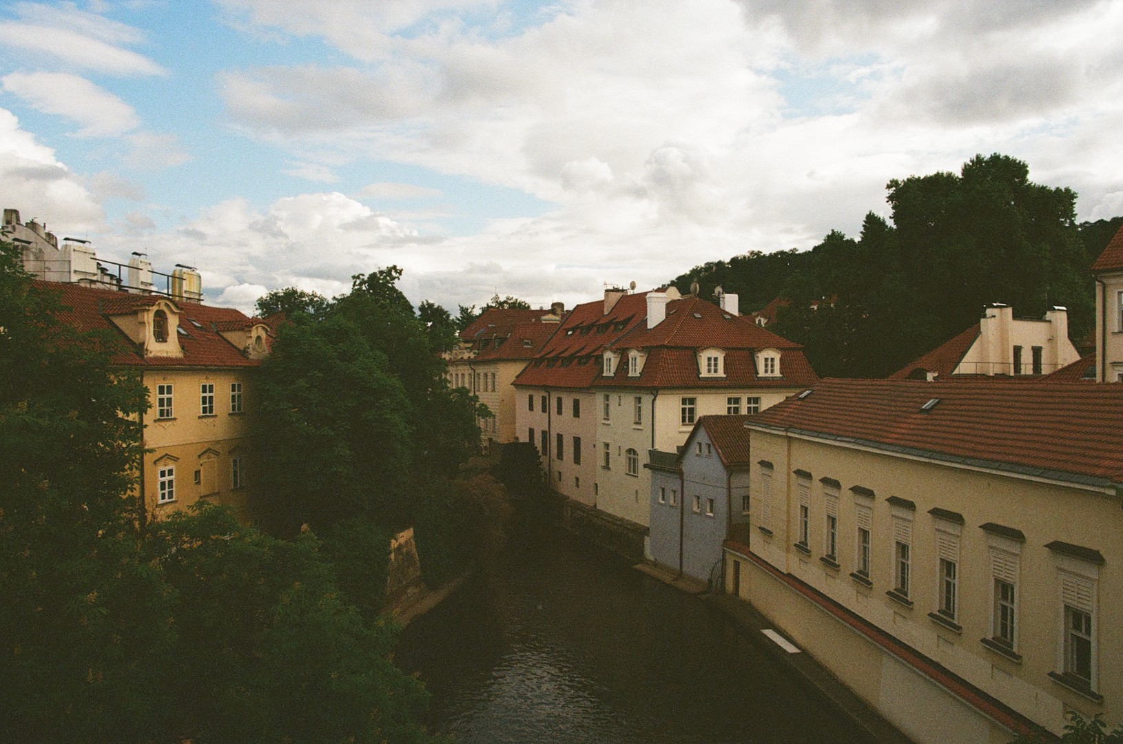 A sleepy canal, tucked away beside Prague Castle. 