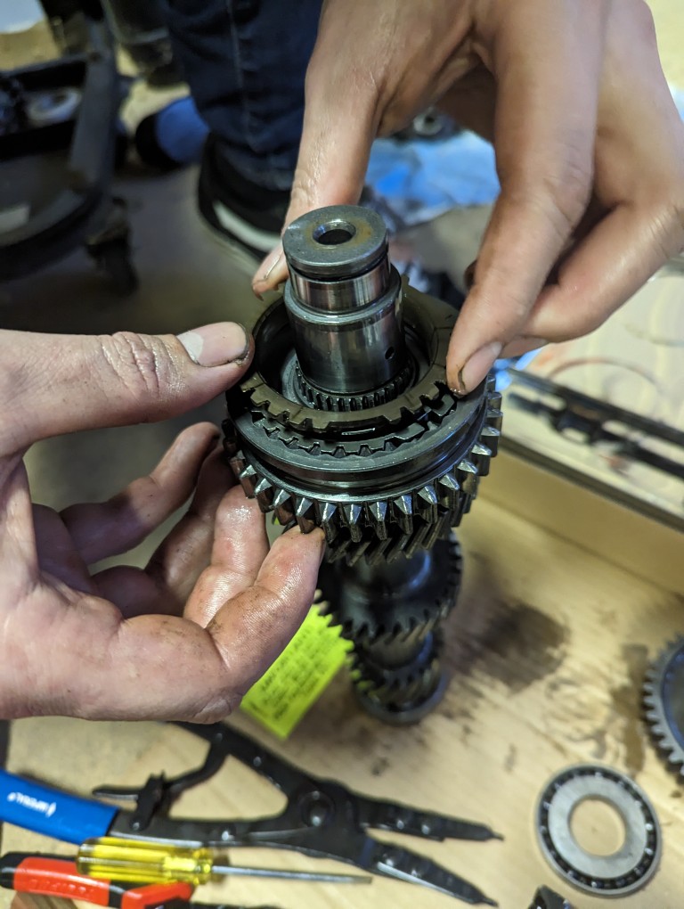 Rebuilding the gearbox in my JB43 Suzuki Jimny.