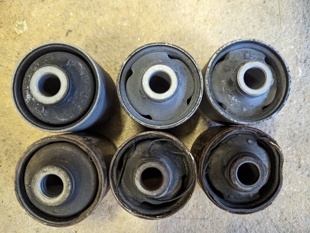 Replacing the suspension bushes in the Jimny.